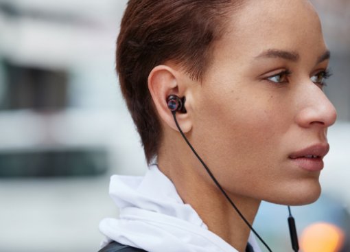 OnePlus представила беспроводные наушники Bullets Wireless 2
