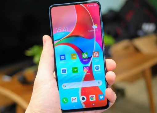 Xiaomi высмеивает смартфоны с «челками» в новых рекламных видео