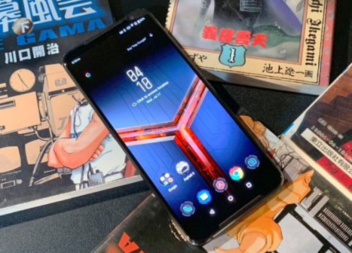 Представлен Asus ROG Phone 2: топовый игровой смартфон с аксессуарами и огромной батареей