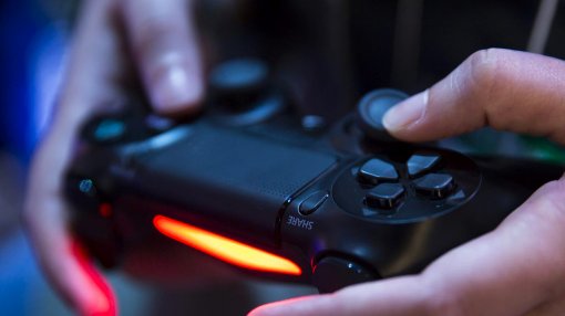 Sony запатентовала DualShock 5 для PS5 с четырьмя дополнительными кнопками на задней панели
