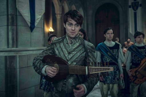 Исполнитель роли Лютика в «Ведьмаке» от Netflix назвал главную песню-мем декабря «раздражающей»