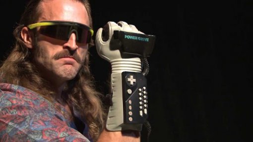 Ретро-гаджет Power Glove еще раз проверили на удобство в играх: это все еще кошмар