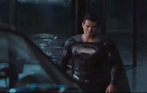 Генри Кавилл в черном. Отрывок режиссерской версии «Лиги справедливости» с новым костюмом Супермена
