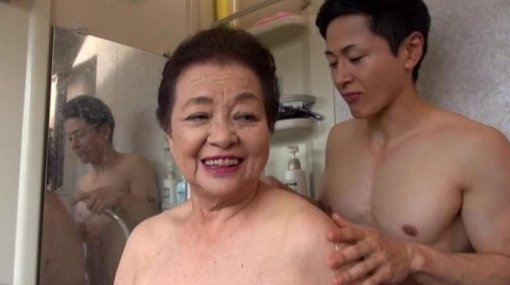 84-летняя порнозвезда лишилась работы. Виновата пандемия