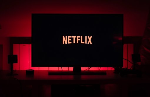 Какие новые фильмы и сериалы смотреть на Netflix в декабре