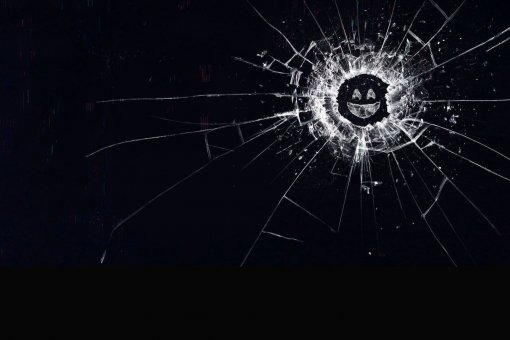 Раскрыты детали и актерский состав фильма «Смерть 2020-му» от создателей «Черного зеркала»