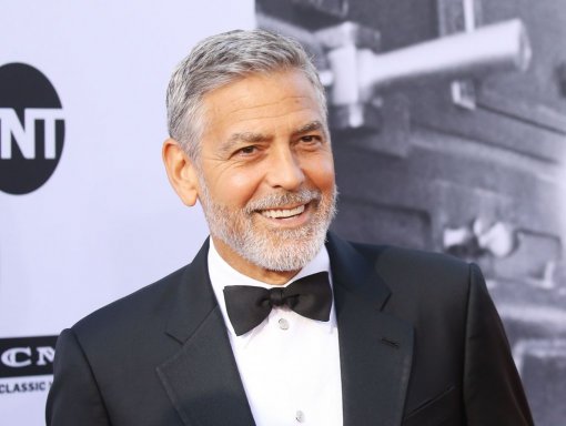 В США за неделю раскупили насадку для пылесоса, которой стрижется Джордж Клуни