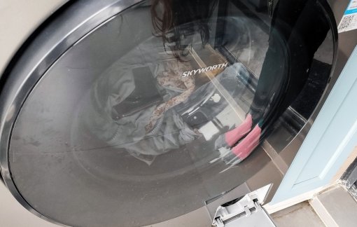 iPhone 12 и Huawei Mate 40 случайно попали в стиральную машину и выжили