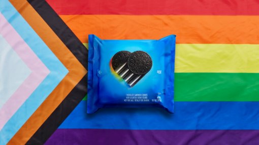 Компания Oreo выпустила разноцветные печеньки в поддержку ЛГБТК+