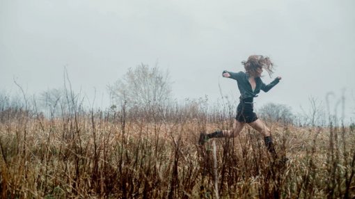 KION выпустил трейлер сериала «Бег улиток» с Дарьей Урсуляк и Любовью Толкалиной