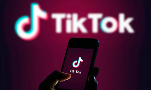 У TikTok 1,5 млрд загрузок. Приложение обогнало Instagram и Facebook У TikTok 1,5 млрд загрузок. Приложение обогнало Instagram и Facebook